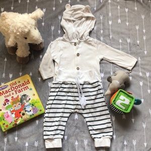 🚃 Baby boy outfit from Carters 3 months!!